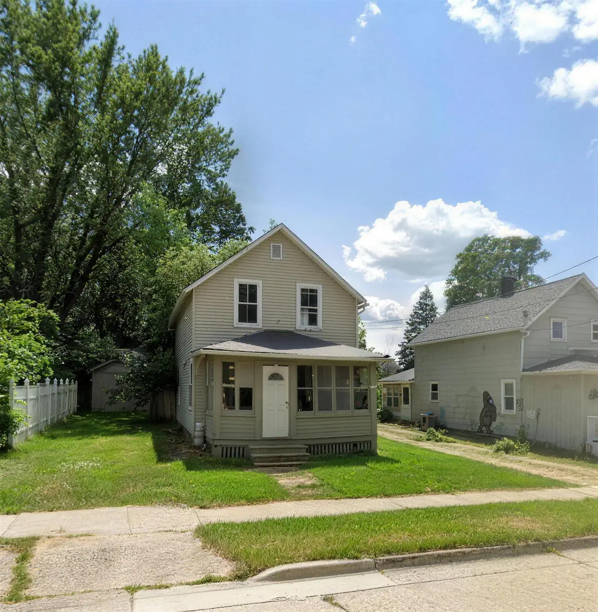Single-family home in Beaver Dam, WI bought for cash