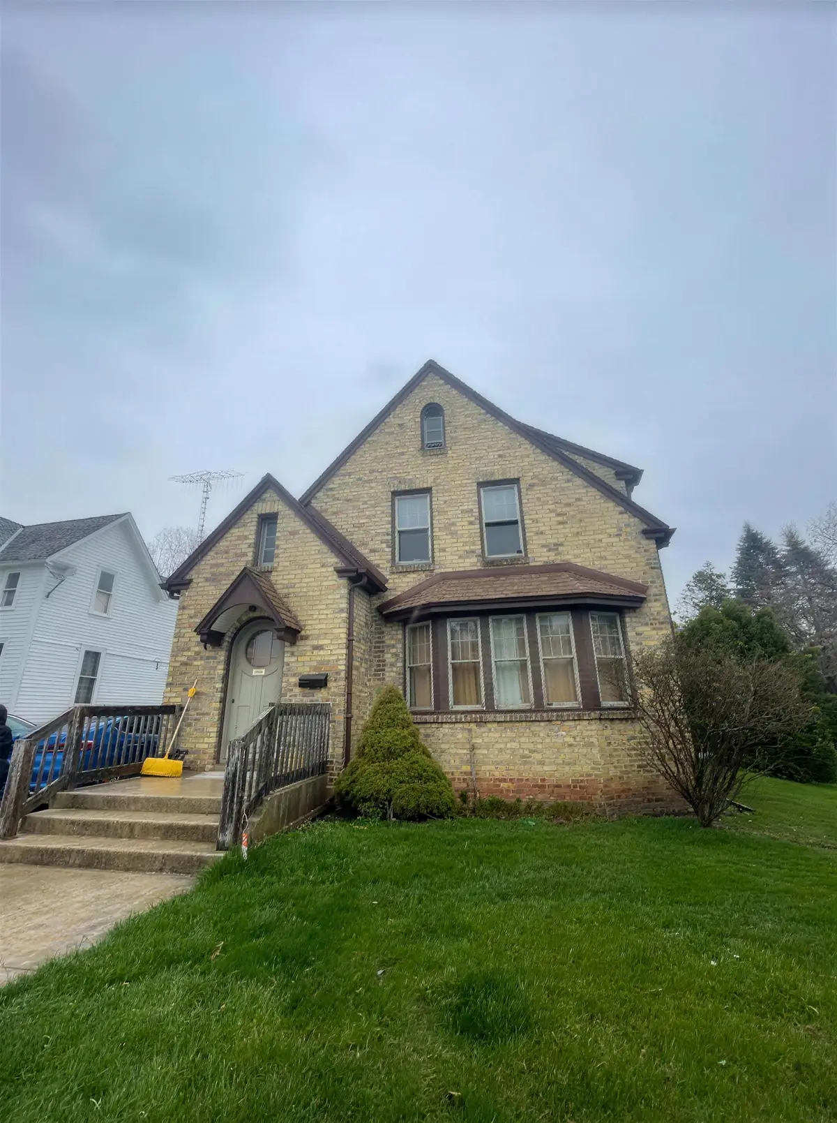 Single-family home in Manitowoc, WI bought for cash