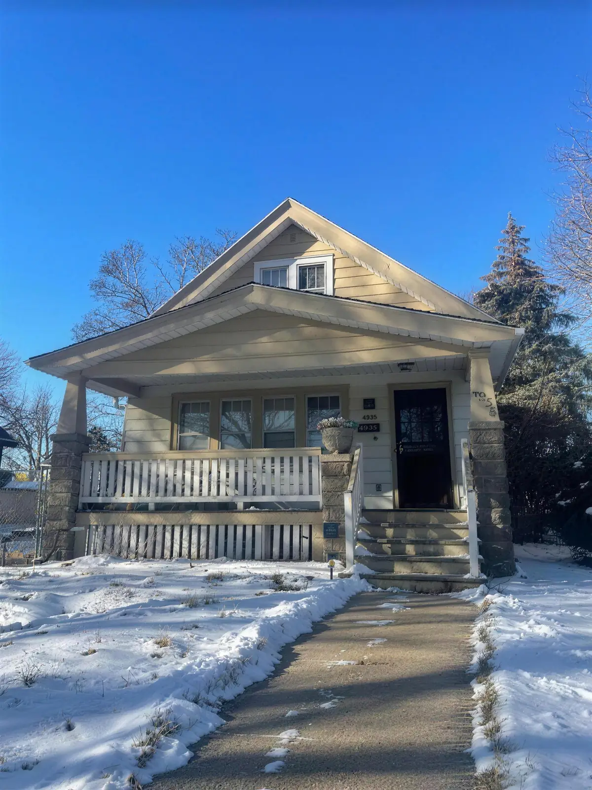 Single Family in Milwaukee, WI bought for cash