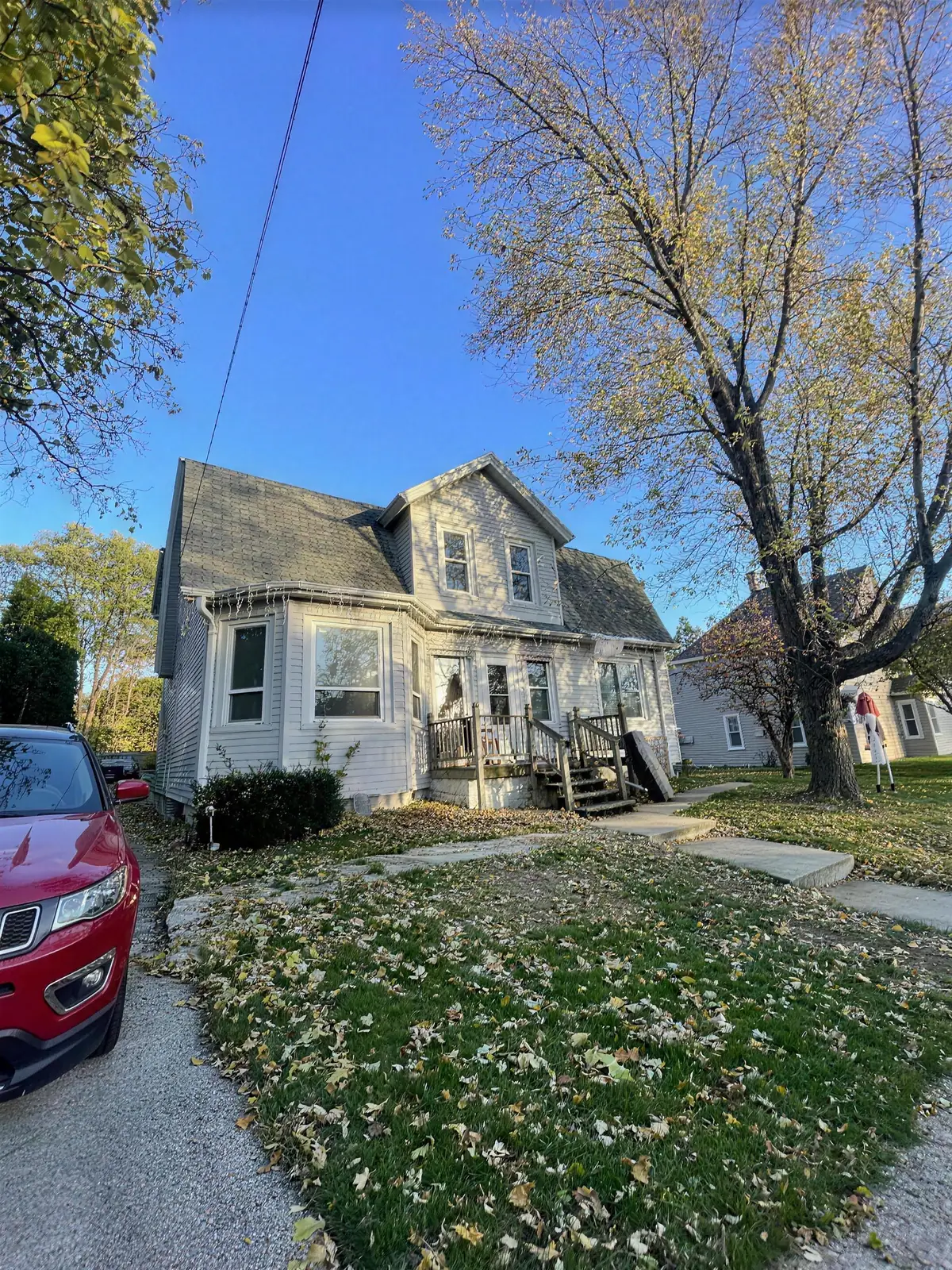 Duplex in West Bend, WI bought for cash